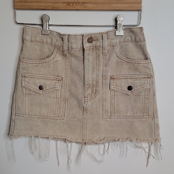 Sincerely Jules Tan Cargo Mini Skirt - Picture 1 of 3